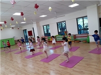 Lớp học Yoga kids tại Asean Schools!