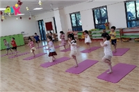 Lớp học Yoga Kids tại Asean School