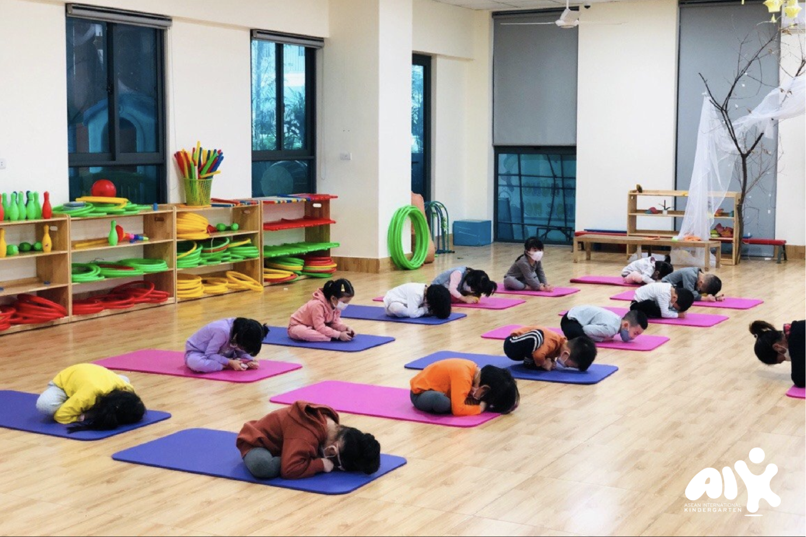 Câu lạc bộ Yoga Planet