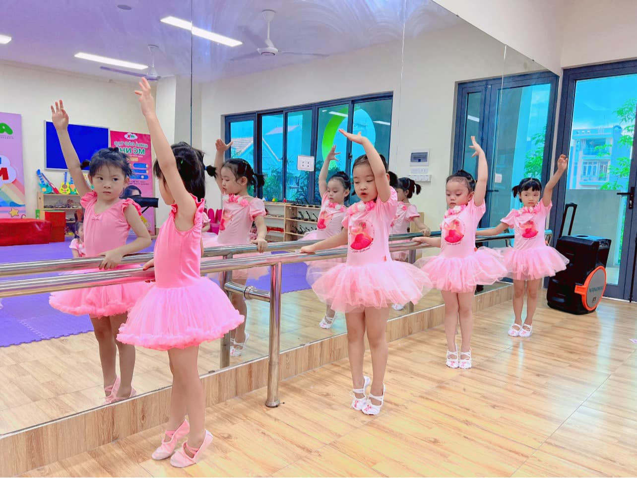 Lớp học Múa tại Asean school 