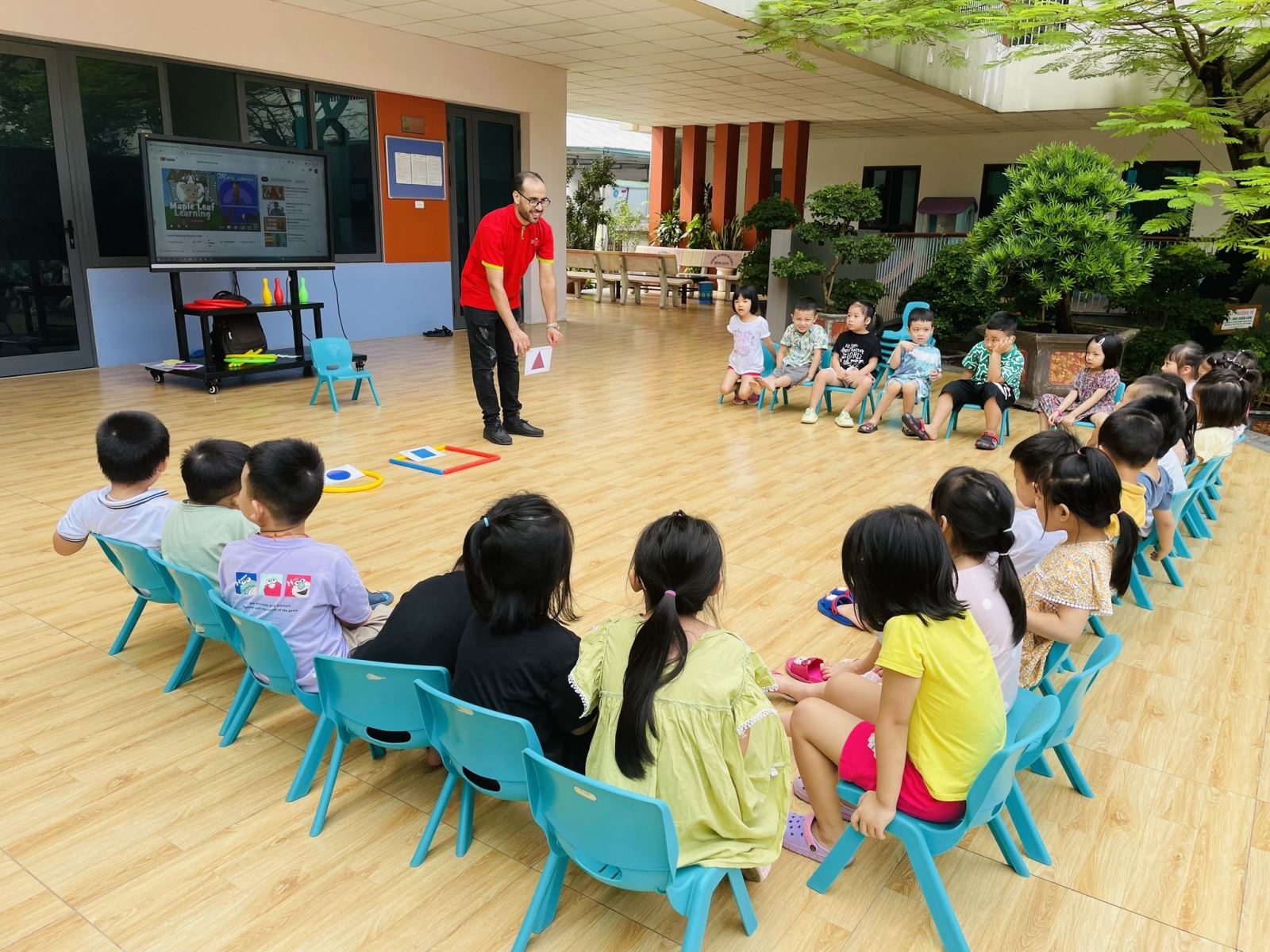 Giờ học Tiếng Anh ngoài trời tràn đầy năng lượng tại Asean School